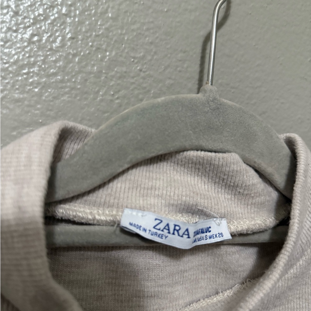 Zara Crop Top - Picture 2 of 4
